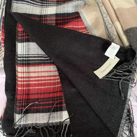 Beautiful wraps and Ruanas all brand new - Picture 3 of 5